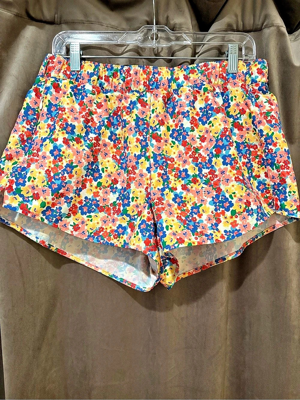 Old Navy Floral Athletic Run Shorts Size Large